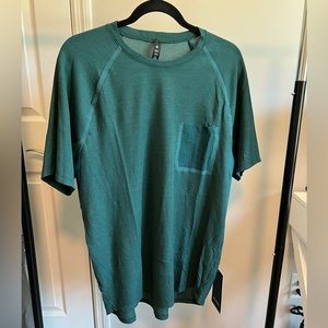 NWOT Lululemon Short Sleeve Ventilated Hiking Shirt